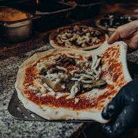 Pizzazubereitung_NuvolaNapoli